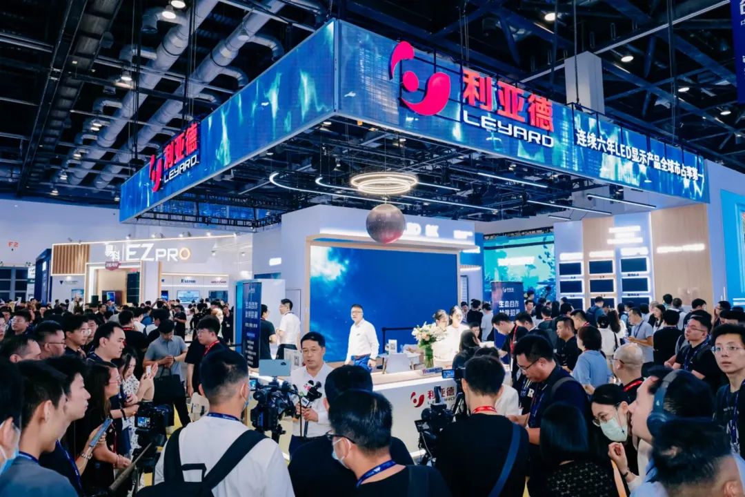 “AI+智能显示”引领未来 九游老哥新品InfoComm展大放异彩