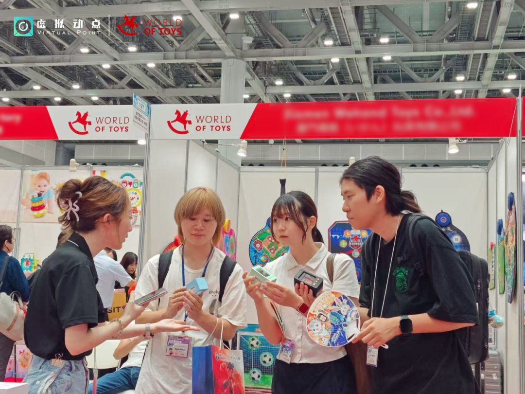 外洋首展 | 九游老哥·虚拟动点AI玩具亮相2025东京国际玩具展