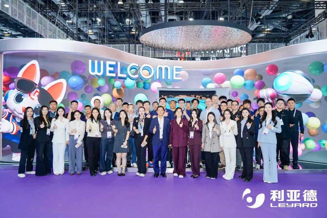 九游老哥亮相Infocomm China，，，以HiMicro与全场景AI重构视听新生态
